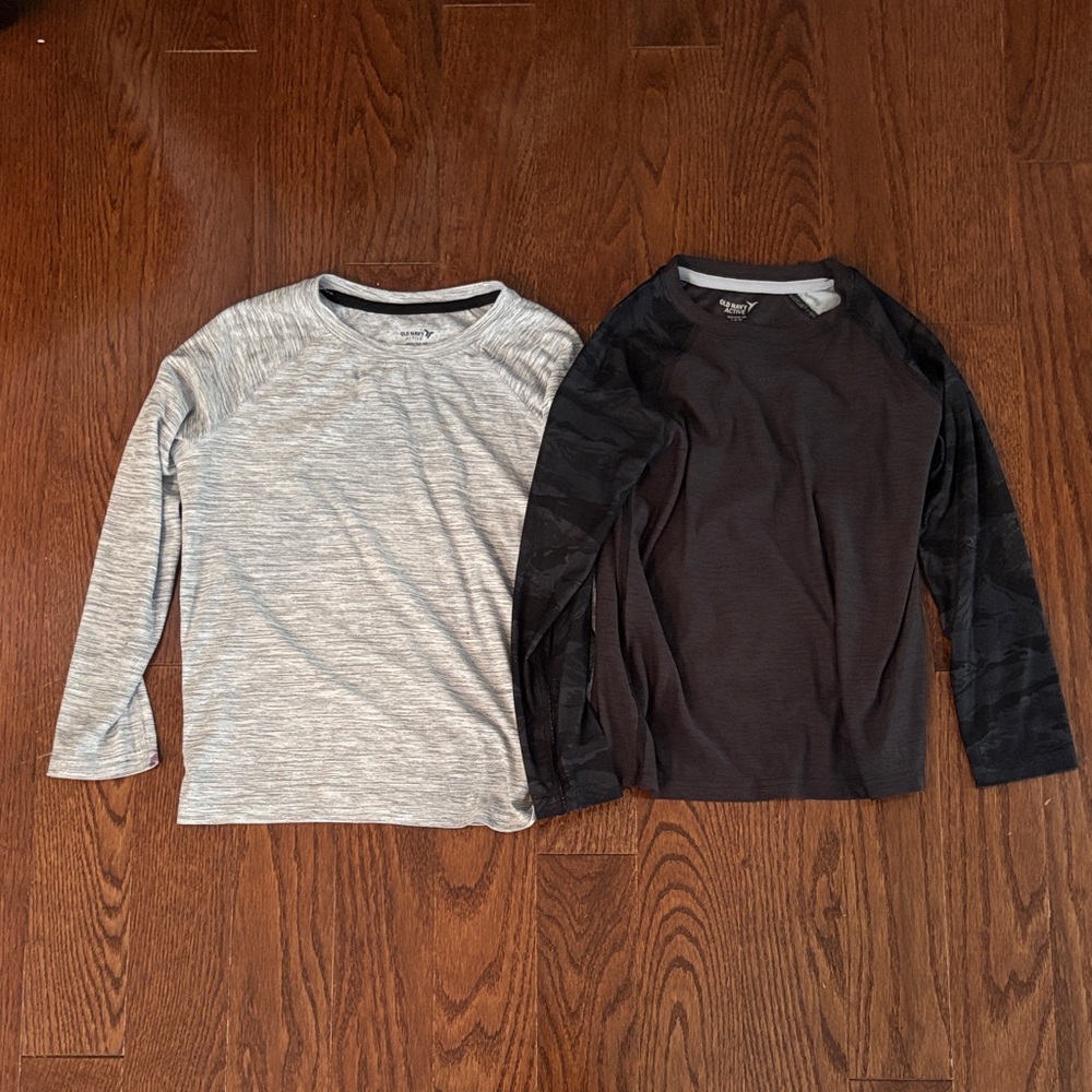 Athleta Gray and Black Kids Long Sleeve Tees size: 6/7